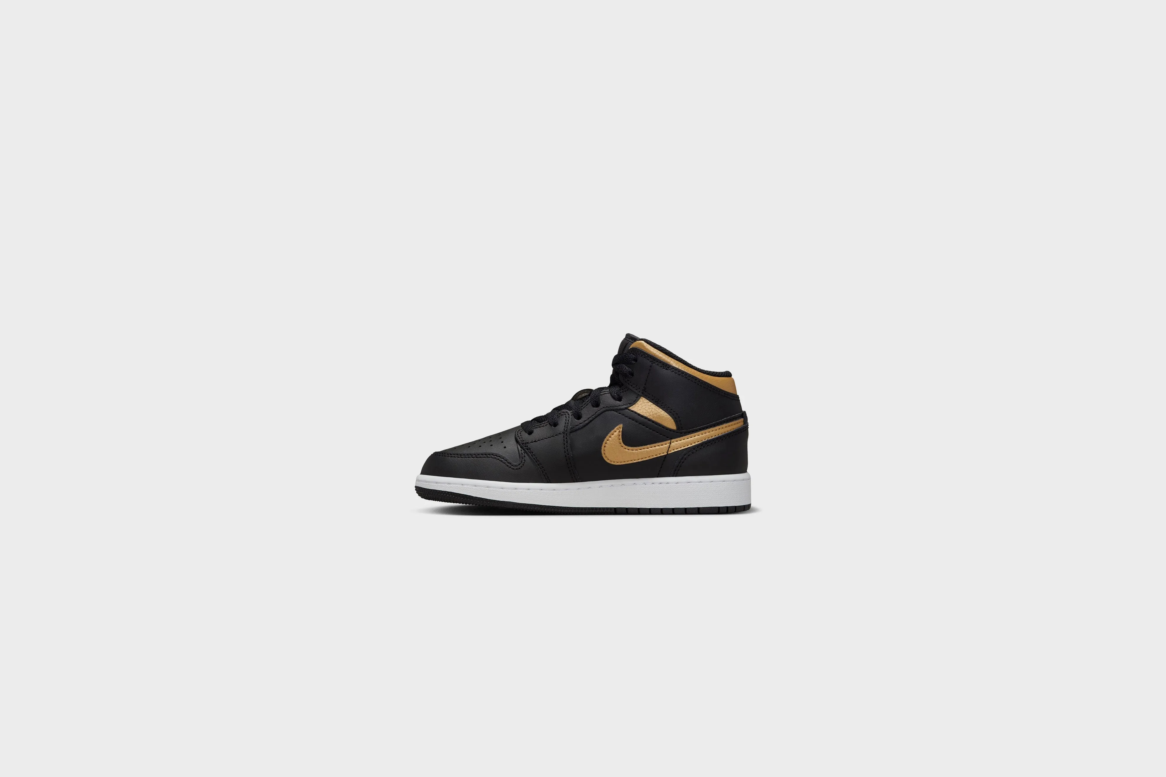 Air Jordan 1 Mid (GS) (Black/Metallic Gold-White)