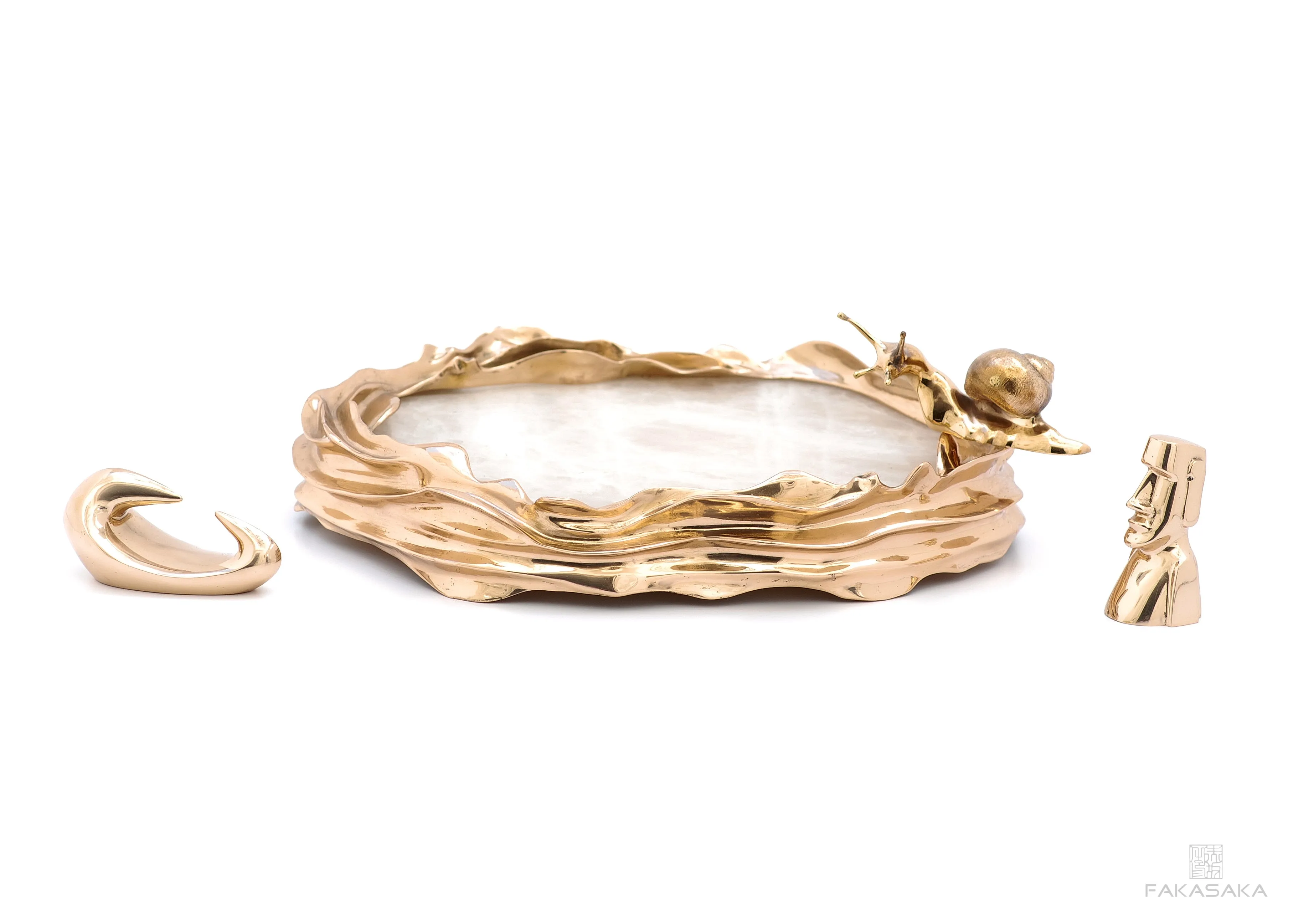 DEAR SONIA<br><br>BOWL / CENTERPIECE<br><br>TRANSLUCENT ONYX<br>POLISHED BRONZE