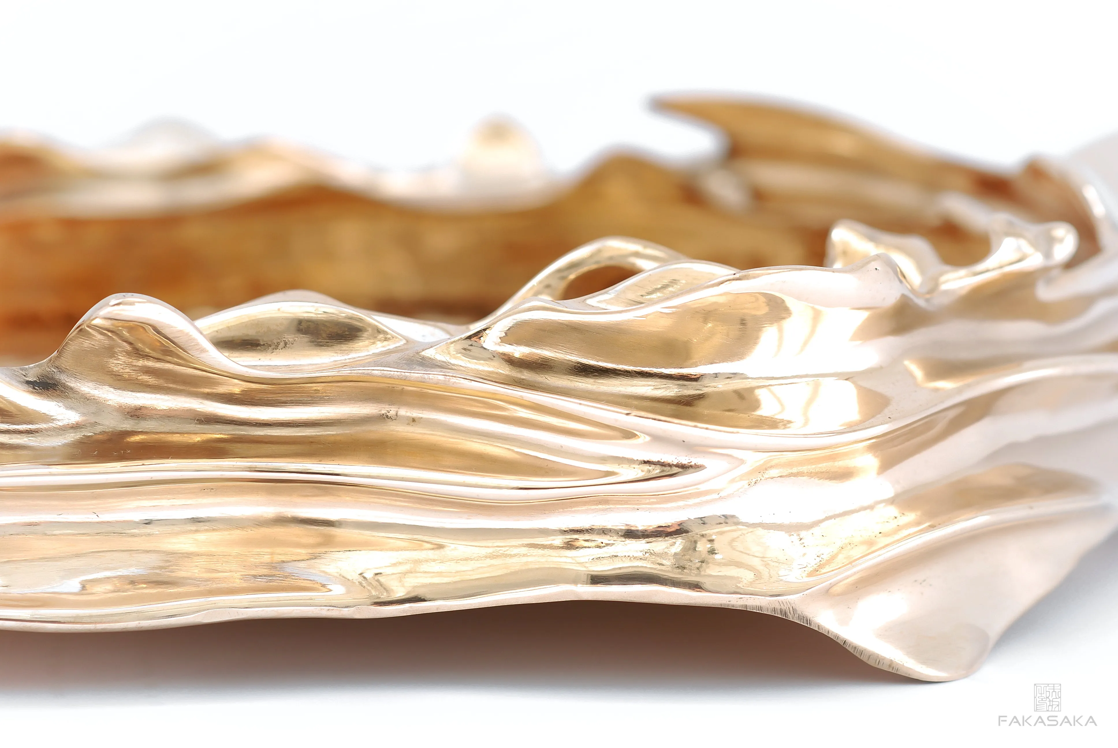 DEAR SONIA<br><br>BOWL / CENTERPIECE<br><br>TRANSLUCENT ONYX<br>POLISHED BRONZE