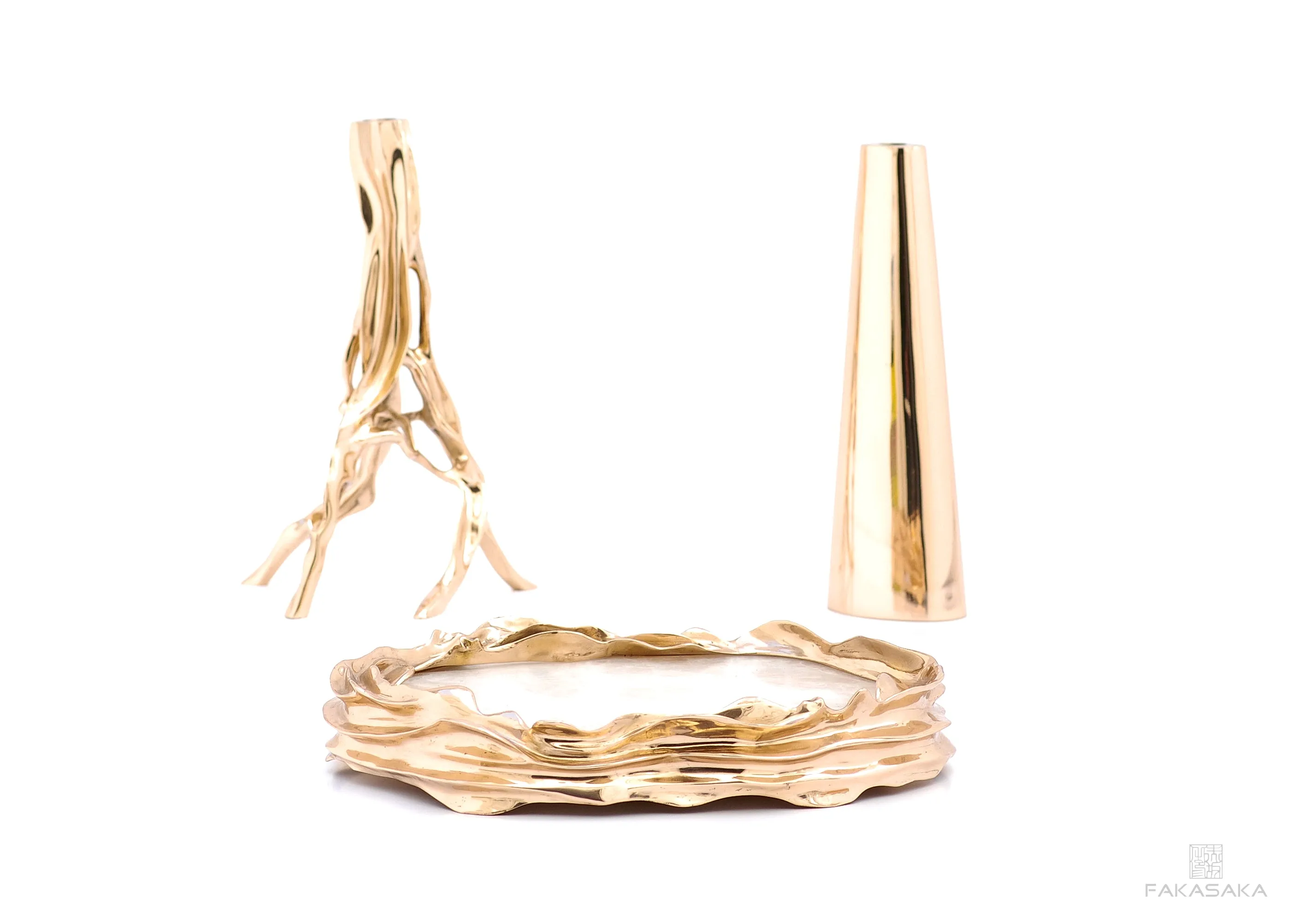 DEAR SONIA<br><br>BOWL / CENTERPIECE<br><br>TRANSLUCENT ONYX<br>POLISHED BRONZE