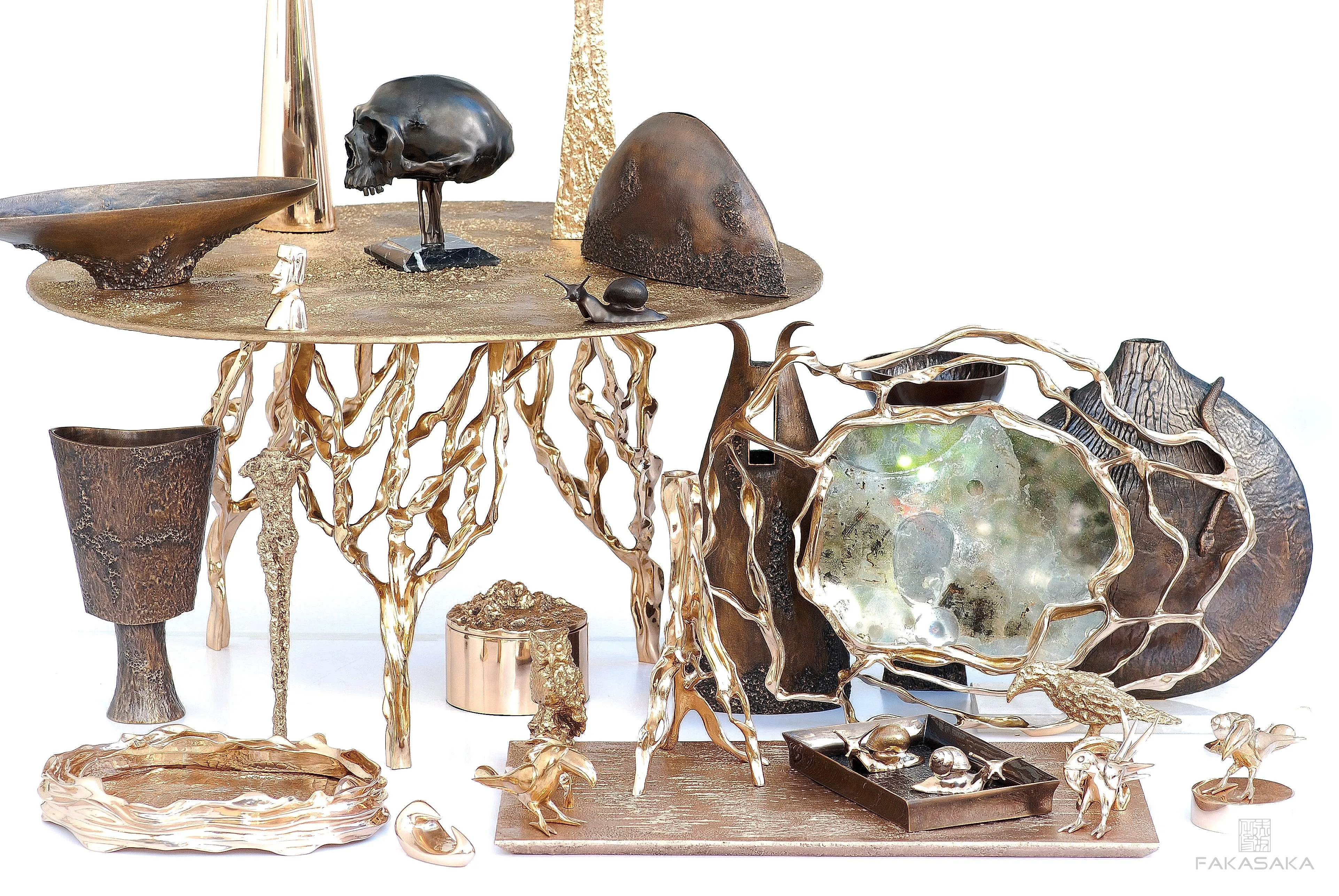 REM BOX<br><br>L’ ESCARGOT DROITE ON TOP<br><br>POLISHED BRONZE