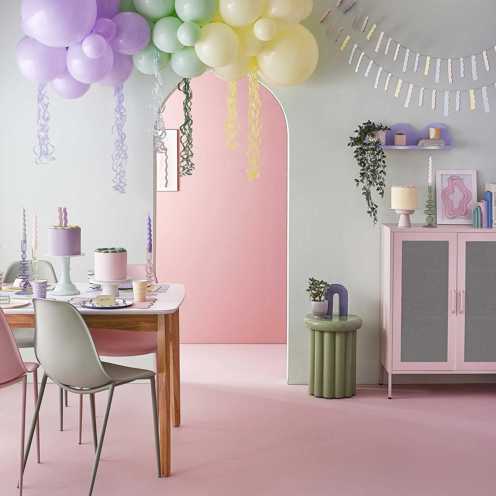 Wavy Pastel Party Cups x 8