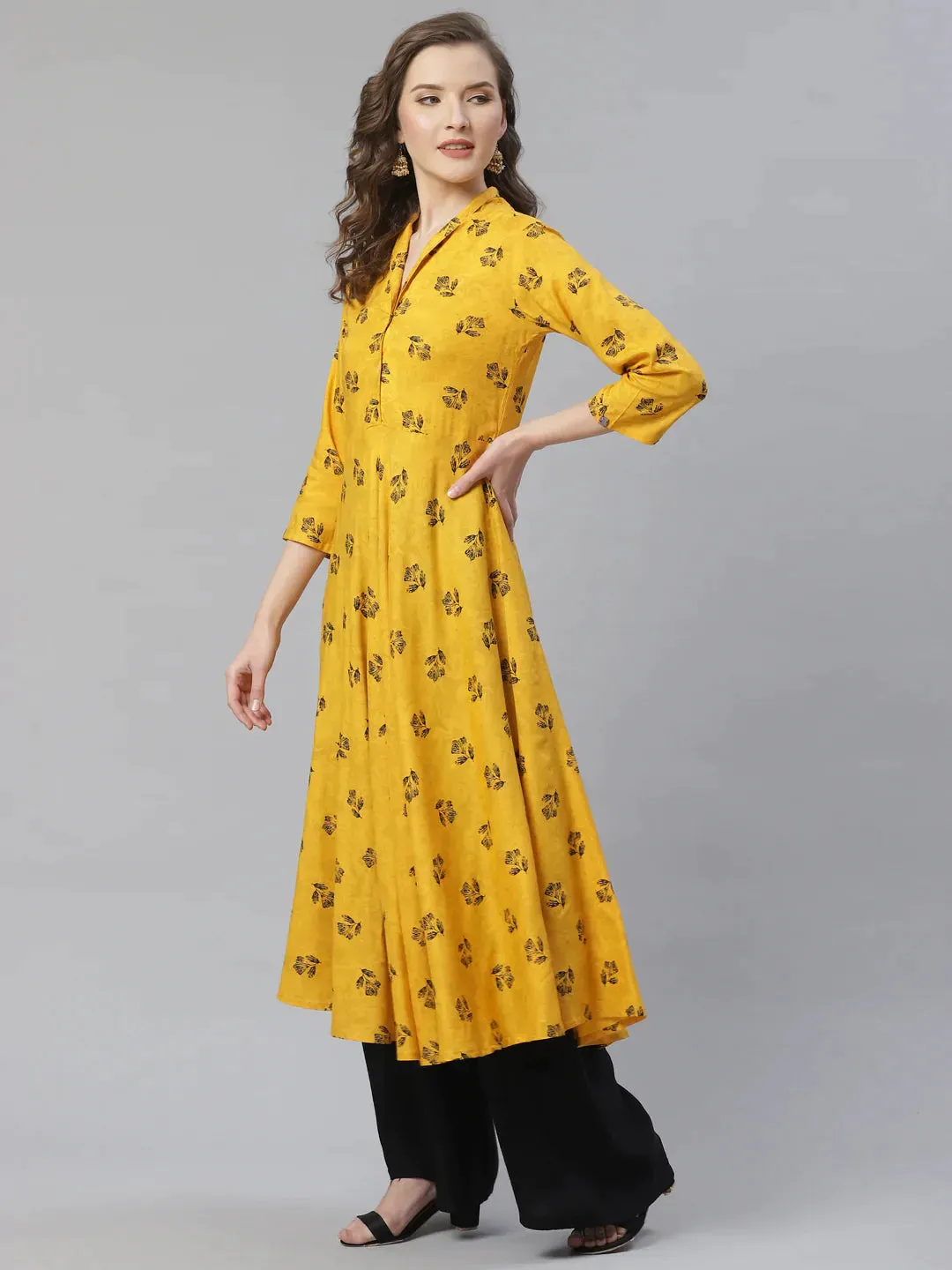 Women Yellow & Black Floral Printed A-Line Kurta